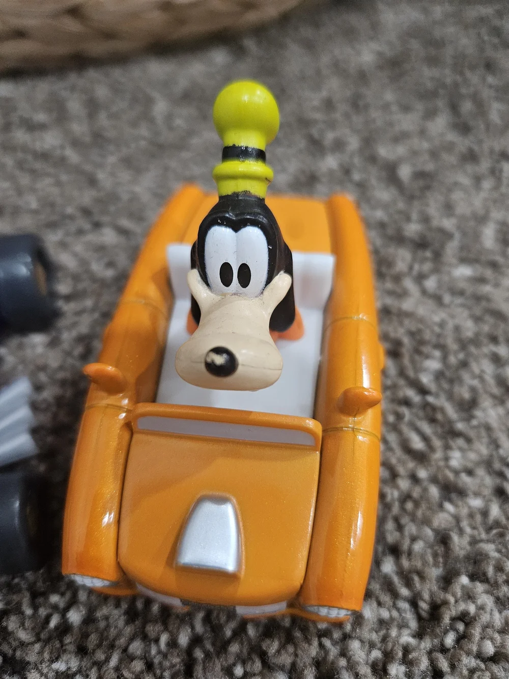 Fisher-Price Disney Mickey and the Roadster Racers Hot Rod Pete